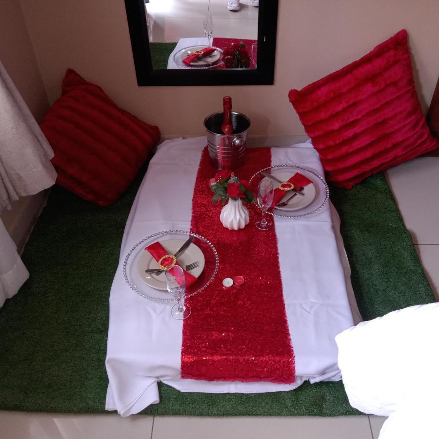 Suits Guest House & Bar Carletonville المظهر الخارجي الصورة